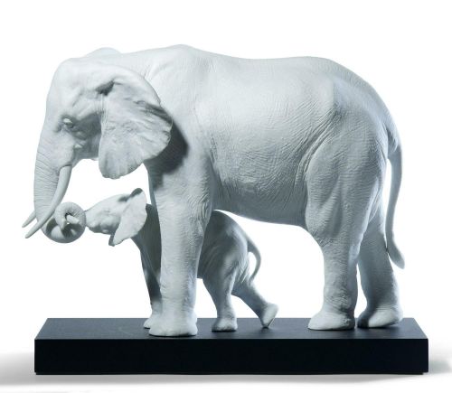 Lladro  Leading The Way (White) 01008695