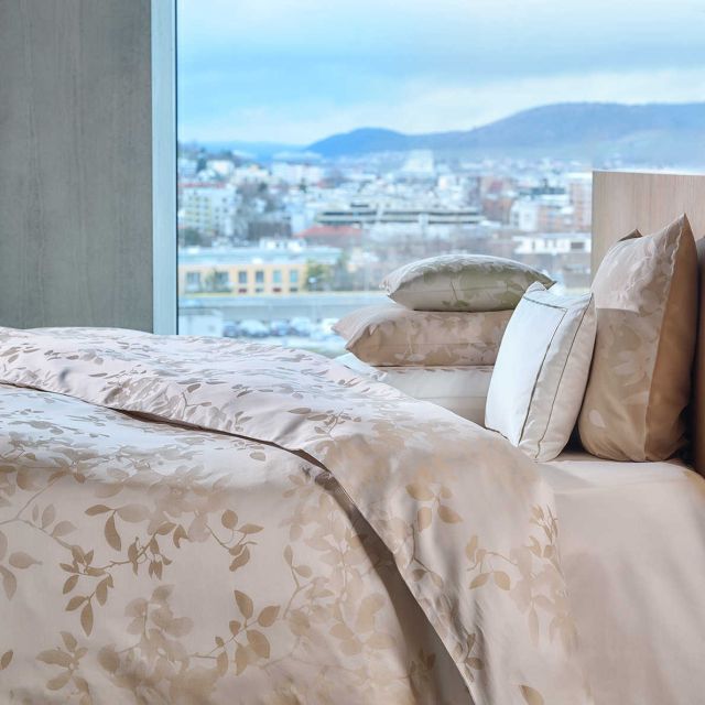 Christian Fischbacher Leaves Ivory  