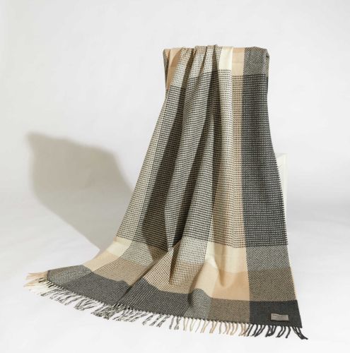 Foxford Cashmere and Lambswool Downpatrick Throw 4012/A1