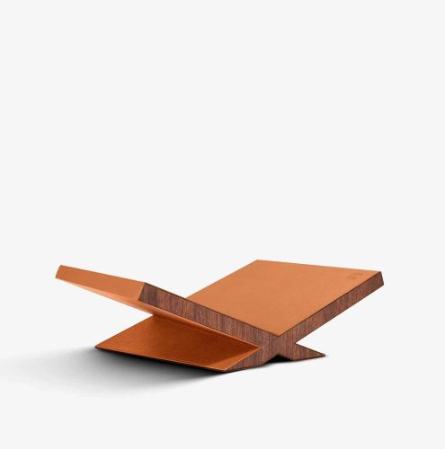 Assouline Library Collection CULTURE CLASSIC BOOKSTAND - CAMEL PEBBLED LEATHER 882664011208